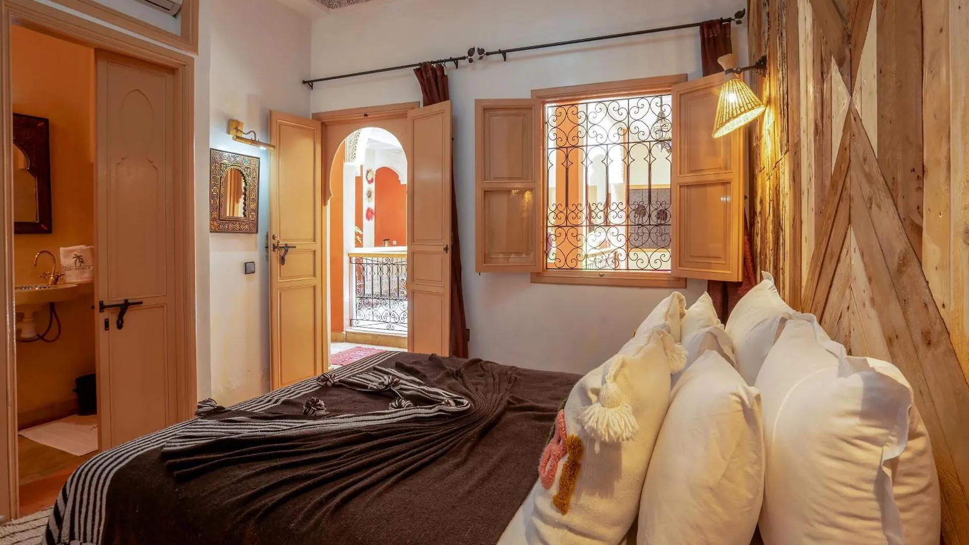 Riad Dar Nakhla Marrakesh Bed & Breakfast